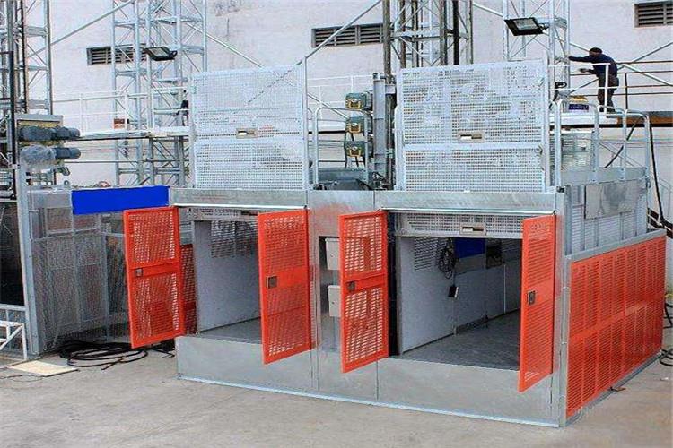 在济宁电梯租赁设备工作过程中基础围栏和钢丝绳的安全性能我们需要高度重视