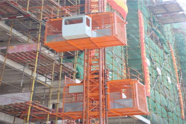 使用济宁电梯租赁变频施工电梯能使整个电梯安装环境更为安全减少事故的发生
